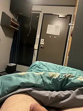 Snapshot of macfromoz chatting on April 2026 12:12:01 PM macfromoz online show from April 2026 12:12:01 PM