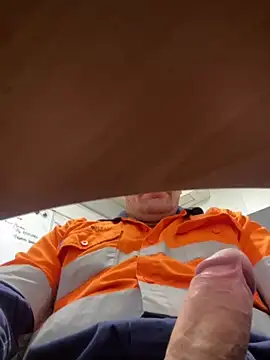 Snapshot of macfromoz chatting on April 2026 06:36:01 AM macfromoz online show from April 2026 06:36:01 AM