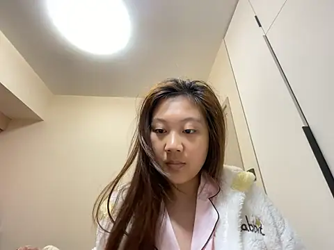 Snapshot of tutu512 chatting on April 2026 06:00:02 AM tutu512 online show from April 2026 06:00:02 AM