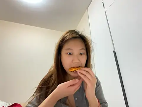 Snapshot of tutu512 chatting on April 2026 10:09:01 AM tutu512 online show from April 2026 10:09:01 AM