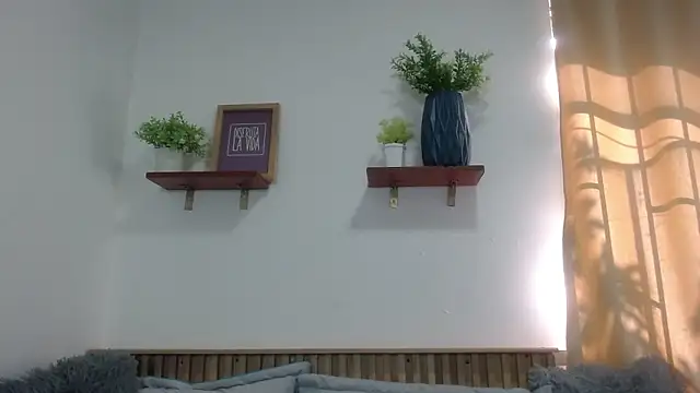 Violet 2003 online show from June 2026 02:04:01 PM