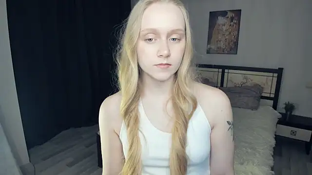 VestaBowmer online show from April 2026 07:45:01 PM