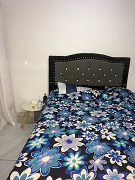 Saraa M online show from April 2026 07:58:02 PM