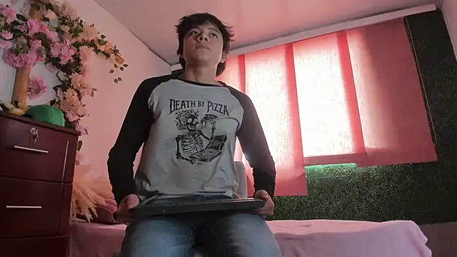 Snapshot of Max_gold chatting on April 2026 03:53:01 PM Max gold online show from April 2026 03:53:01 PM