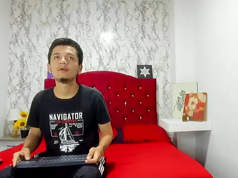 Snapshot of Alejandra_and_James_ chatting on April 2026 11:33:02 AM Alejandra and James online show from April 2026 11:33:02 AM