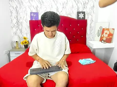 Snapshot of Alejandra_and_James_ chatting on April 2026 04:18:01 AM Alejandra and James online show from April 2026 04:18:01 AM