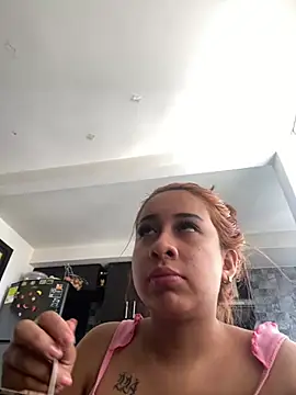 Snapshot of gretchen_1998 chatting on April 2026 02:33:01 PM gretchen 1998 online show from April 2026 02:33:01 PM