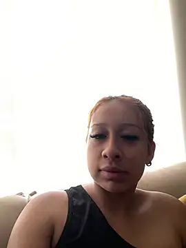 Snapshot of gretchen_1998 chatting on April 2026 02:23:01 PM gretchen 1998 online show from April 2026 02:23:01 PM