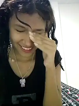 Snapshot of Yi_Uzi chatting on May 2026 11:23:04 PM Yi Uzi online show from May 2026 11:23:04 PM
