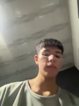 Snapshot of CAROLYNFOSTER chatting on April 2026 02:33:01 AM CAROLYNFOSTER online show from April 2026 02:33:01 AM