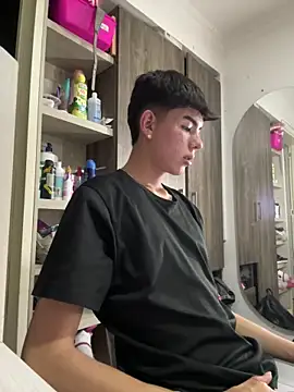 Snapshot of CAROLYNFOSTER chatting on April 2026 01:32:01 AM CAROLYNFOSTER online show from April 2026 01:32:01 AM