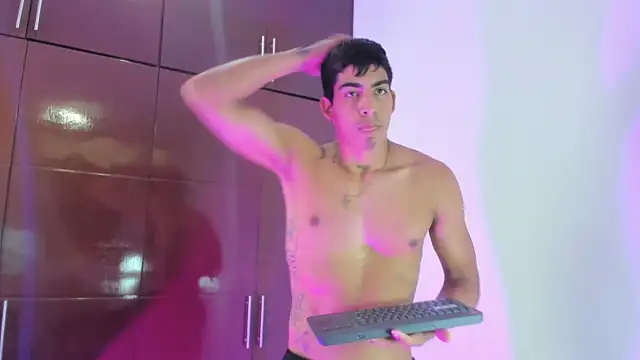 Snapshot of Milo_LatinBoy chatting on April 2026 07:00:01 PM Milo LatinBoy online show from April 2026 07:00:01 PM