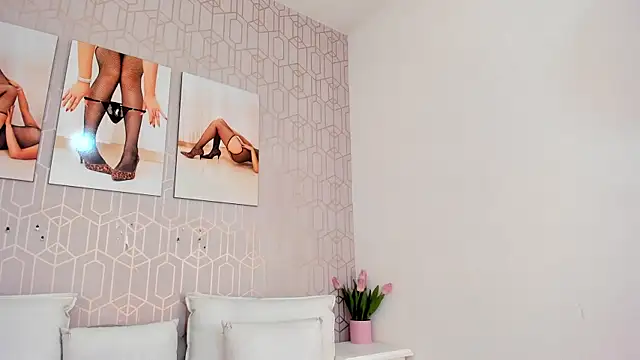 IvyOconner online show from April 2026 11:44:01 PM