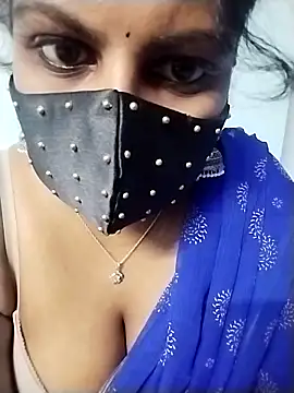 Snapshot of honeyflowerr chatting on April 2026 03:31:02 PM honeyflowerr online show from April 2026 03:31:02 PM