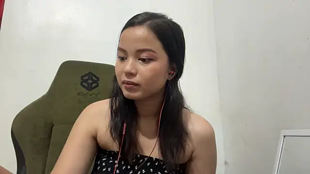 Snapshot of ChristenaShogren chatting on April 2026 01:09:02 PM ChristenaShogren online show from April 2026 01:09:02 PM