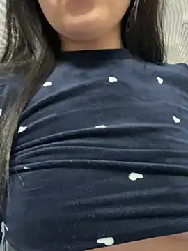 Snapshot of Velliaa chatting on April 2026 08:09:01 PM Velliaa online show from April 2026 08:09:01 PM