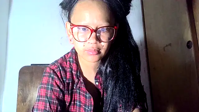 Snapshot of xblackstarX1 chatting on June 2026 04:20:01 AM xblackstarX1 online show from June 2026 04:20:01 AM