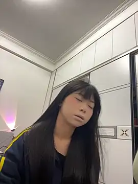 Snapshot of RaTnT chatting on April 2026 12:45:02 PM RaTnT online show from April 2026 12:45:02 PM