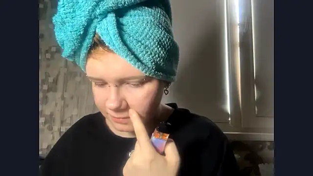 KrystenHoye online show from April 2026 07:39:01 AM