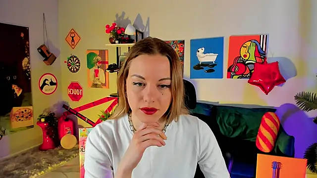 VireliaMoonfall online show from April 2026 08:39:02 AM