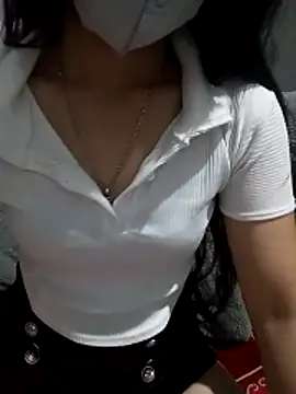 Snapshot of Zubu- chatting on April 2026 10:33:02 PM Zubu- online show from April 2026 10:33:02 PM