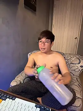 Titanryu online show from April 2026 04:07:01 PM