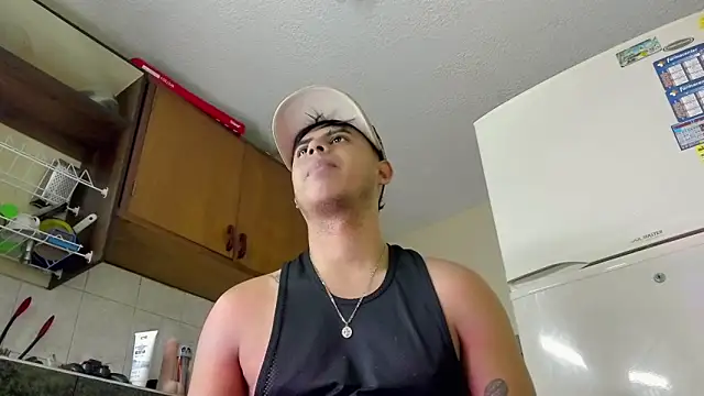 Snapshot of Zaym_Liam chatting on April 2026 09:10:02 PM Zaym Liam online show from April 2026 09:10:02 PM