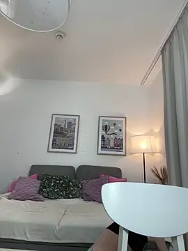 EvaEvis online show from April 2026 07:02:01 AM