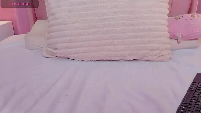 MoollyLove online show from April 2026 12:23:01 PM