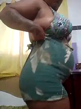 kimberlly25 online show from March 2026 04:29:02 PM