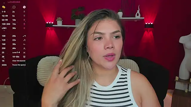 Snapshot of Sofia_Velvetx chatting on April 2026 02:06:01 PM Sofia Velvetx online show from April 2026 02:06:01 PM