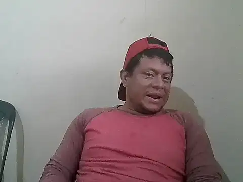 Snapshot of Luis-Armando chatting on April 2026 03:47:02 PM Luis-Armando online show from April 2026 03:47:02 PM