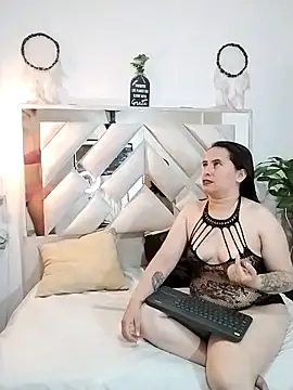 Natasha and zoe  online show from May 2026 01:47:02 AM