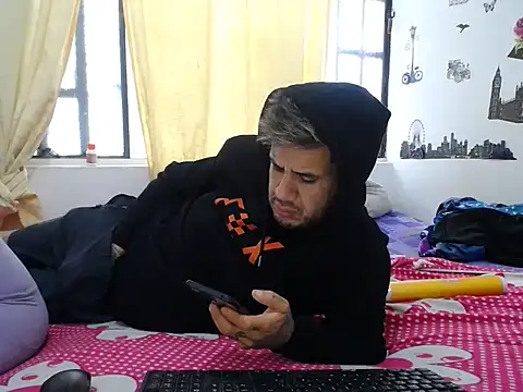 allison maxtattoo  online show from April 2026 02:36:02 PM