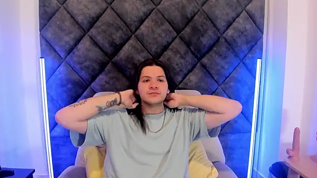 Snapshot of MatthewDavis_ chatting on April 2026 11:21:02 AM MatthewDavis online show from April 2026 11:21:02 AM