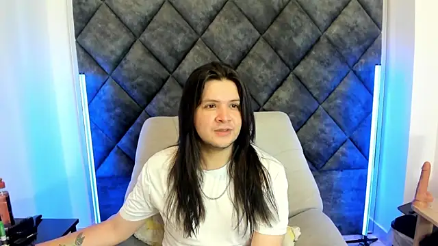 Snapshot of MatthewDavis_ chatting on April 2026 11:26:02 AM MatthewDavis online show from April 2026 11:26:02 AM