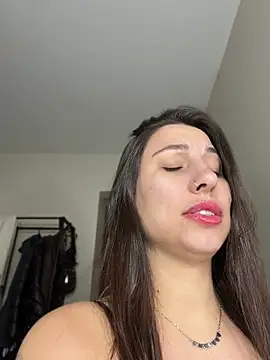 Snapshot of Carolzinhalux69 chatting on July 2026 05:52:01 PM Carolzinhalux69 online show from July 2026 05:52:01 PM