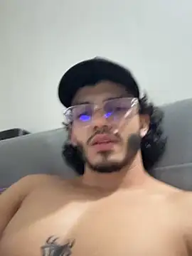 IamAxel03 online show from May 2026 10:40:01 PM