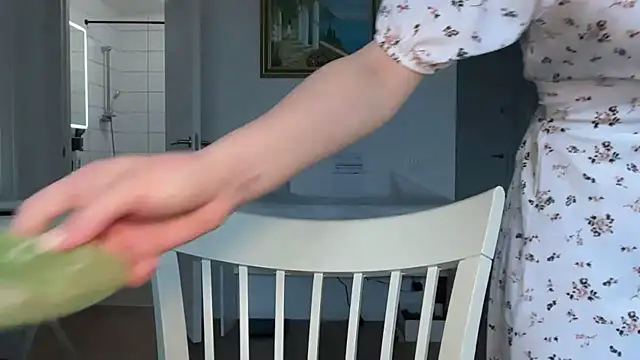 Snapshot of Amy_Bronson chatting on April 2026 12:21:01 PM Amy Bronson online show from April 2026 12:21:01 PM