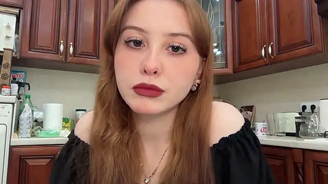 Snapshot of Amy_Bronson chatting on April 2026 01:07:01 PM Amy Bronson online show from April 2026 01:07:01 PM