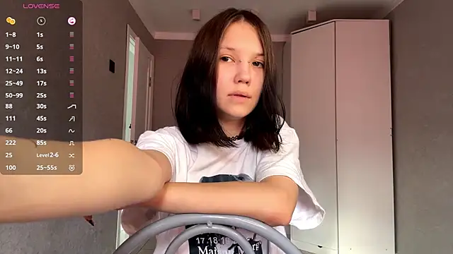 AmeliaMiotii online show from April 2026 10:05:01 AM