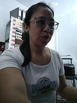 Snapshot of Violeta--7 chatting on June 2026 01:48:01 PM Violeta--7 online show from June 2026 01:48:01 PM