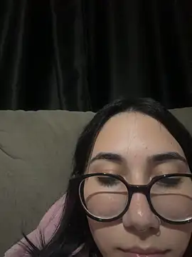 juliacosta online show from April 2026 05:49:01 AM