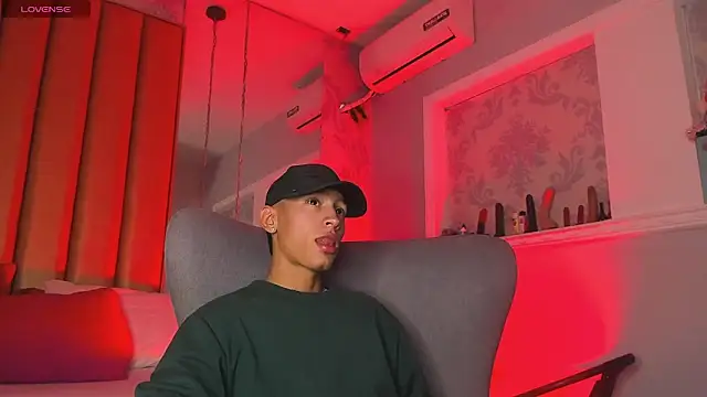 MaicolSmiith  online show from April 2026 01:39:01 PM