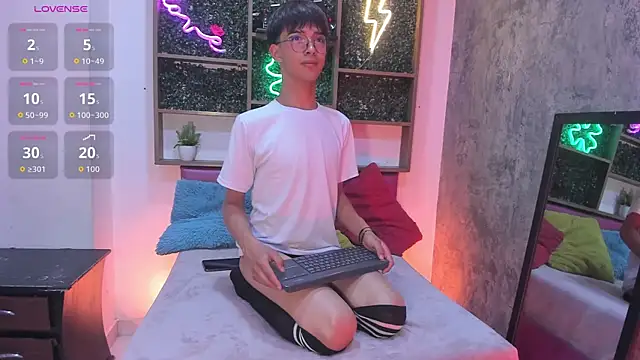 Eyden Connor online show from June 2026 11:07:01 PM