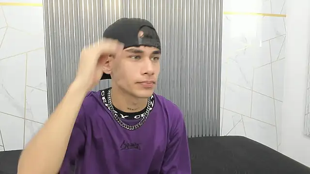 Kitsune 44 online show from March 2026 07:25:01 PM