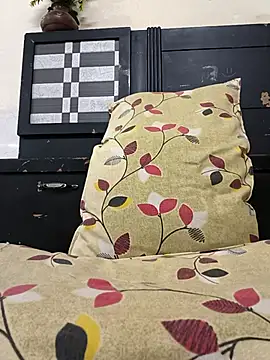 yogii20 online show from April 2026 12:53:02 PM