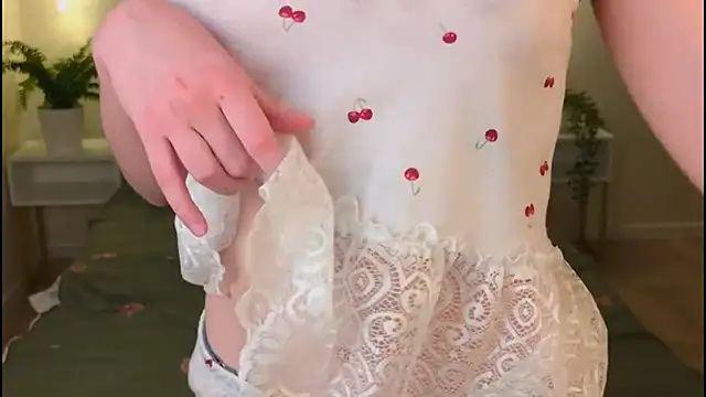 MellyAlfayi online show from April 2026 08:12:02 AM