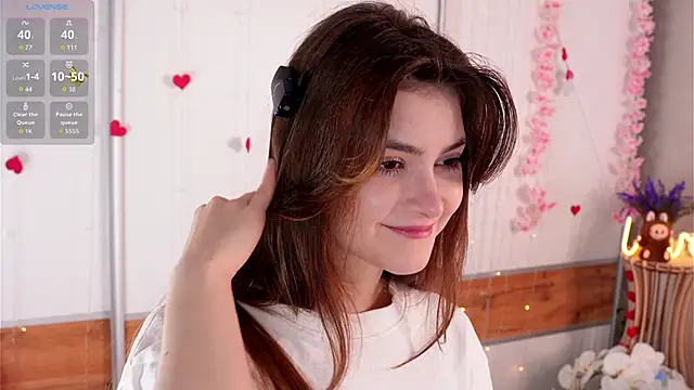 Snapshot of CherlyGuss chatting on June 2026 03:19:02 AM CherlyGuss online show from June 2026 03:19:02 AM