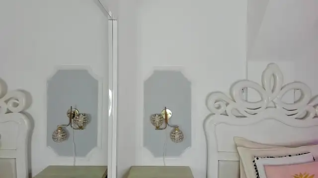 elizathx online show from April 2026 12:13:01 PM